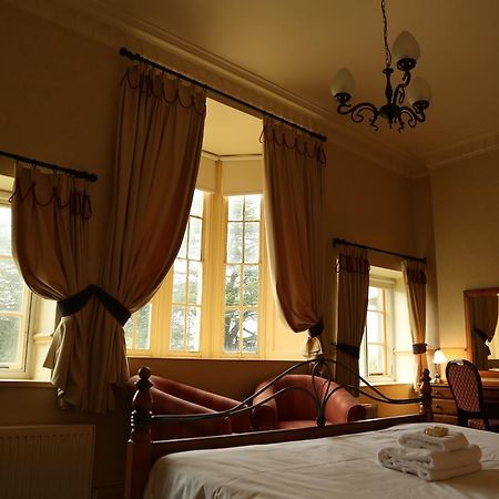 Studley Castle Hotel Exterior photo