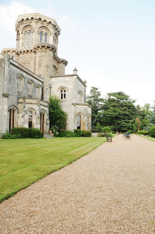 Studley Castle Hotel Exterior photo