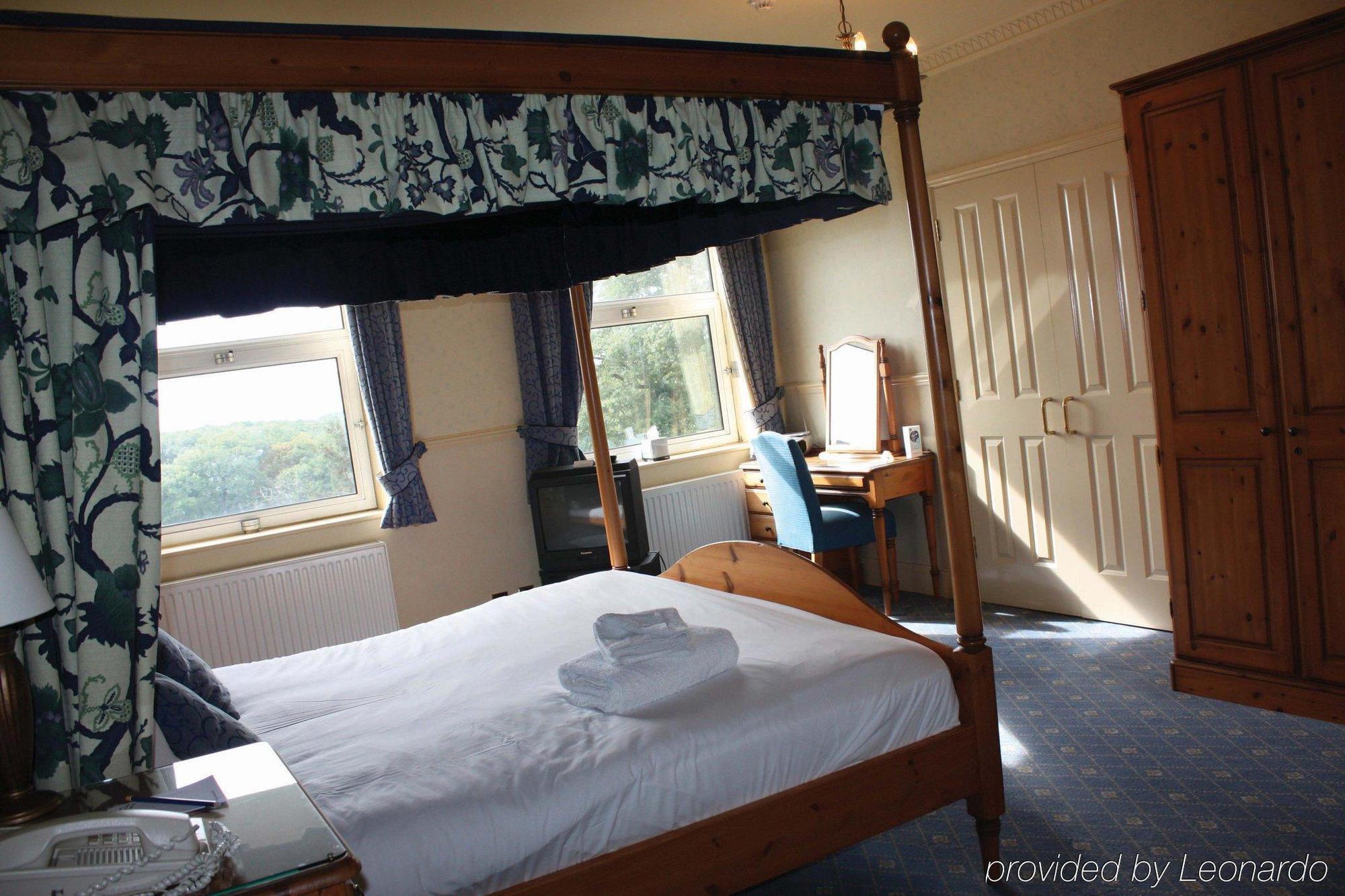 Studley Castle Hotel Room photo