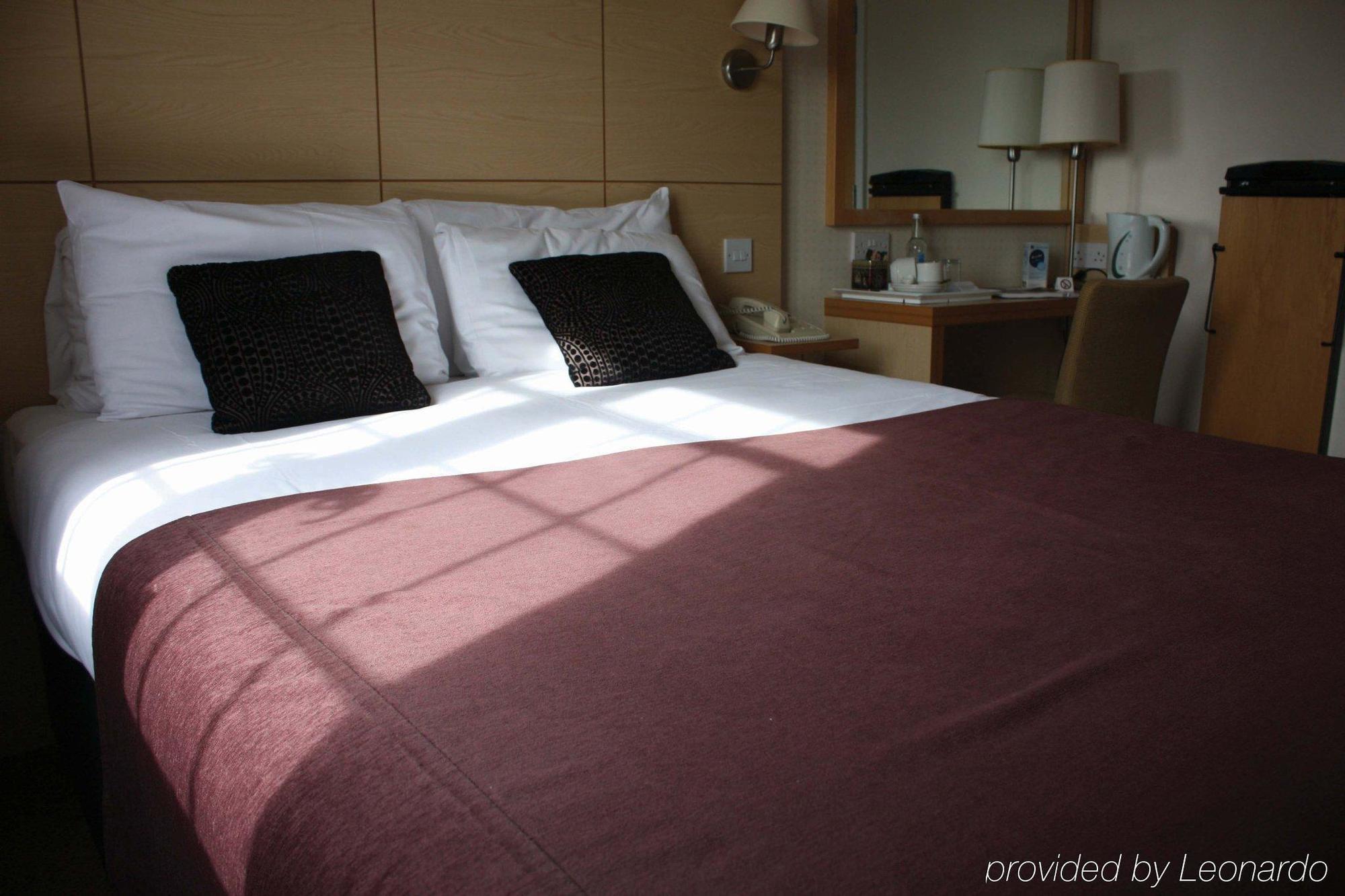 Studley Castle Hotel Room photo
