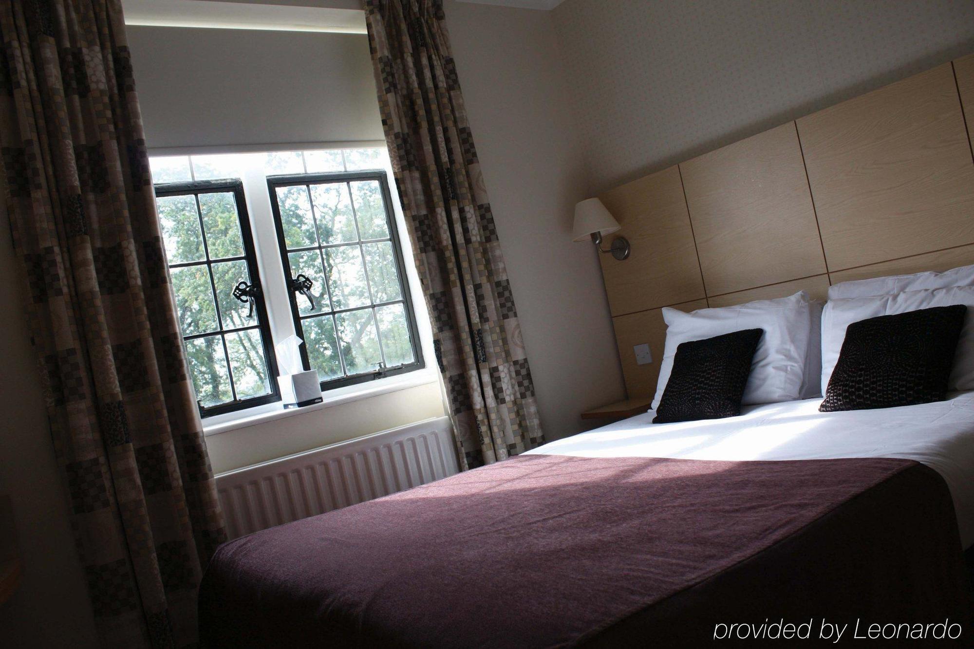 Studley Castle Hotel Room photo