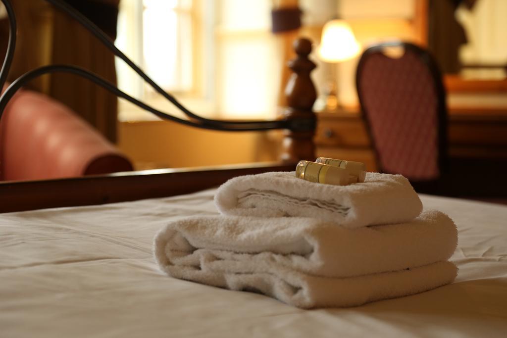 Studley Castle Hotel Room photo