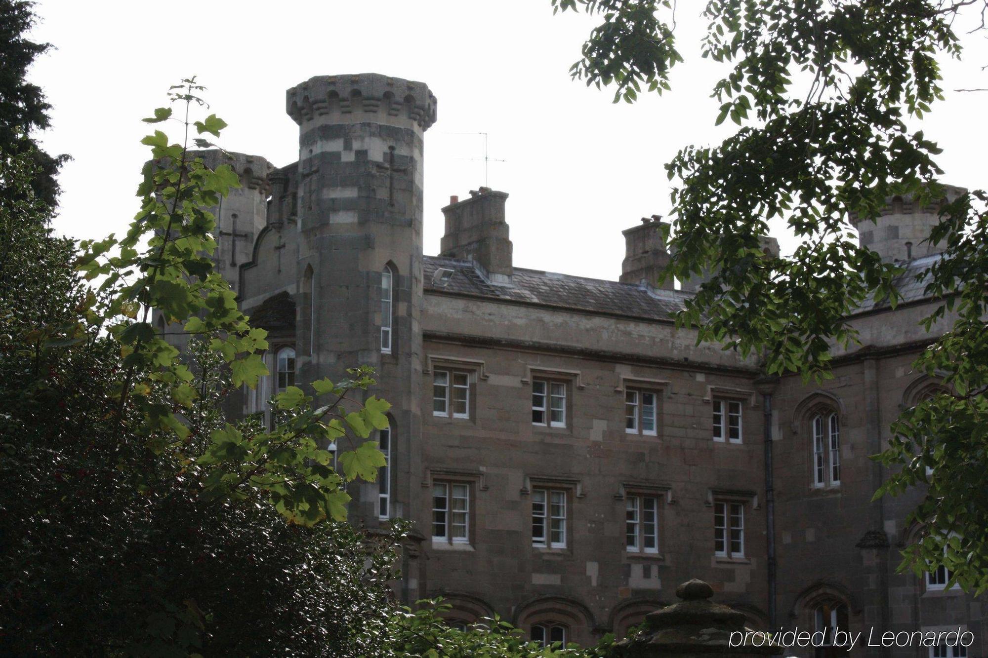 Studley Castle Hotel Exterior photo