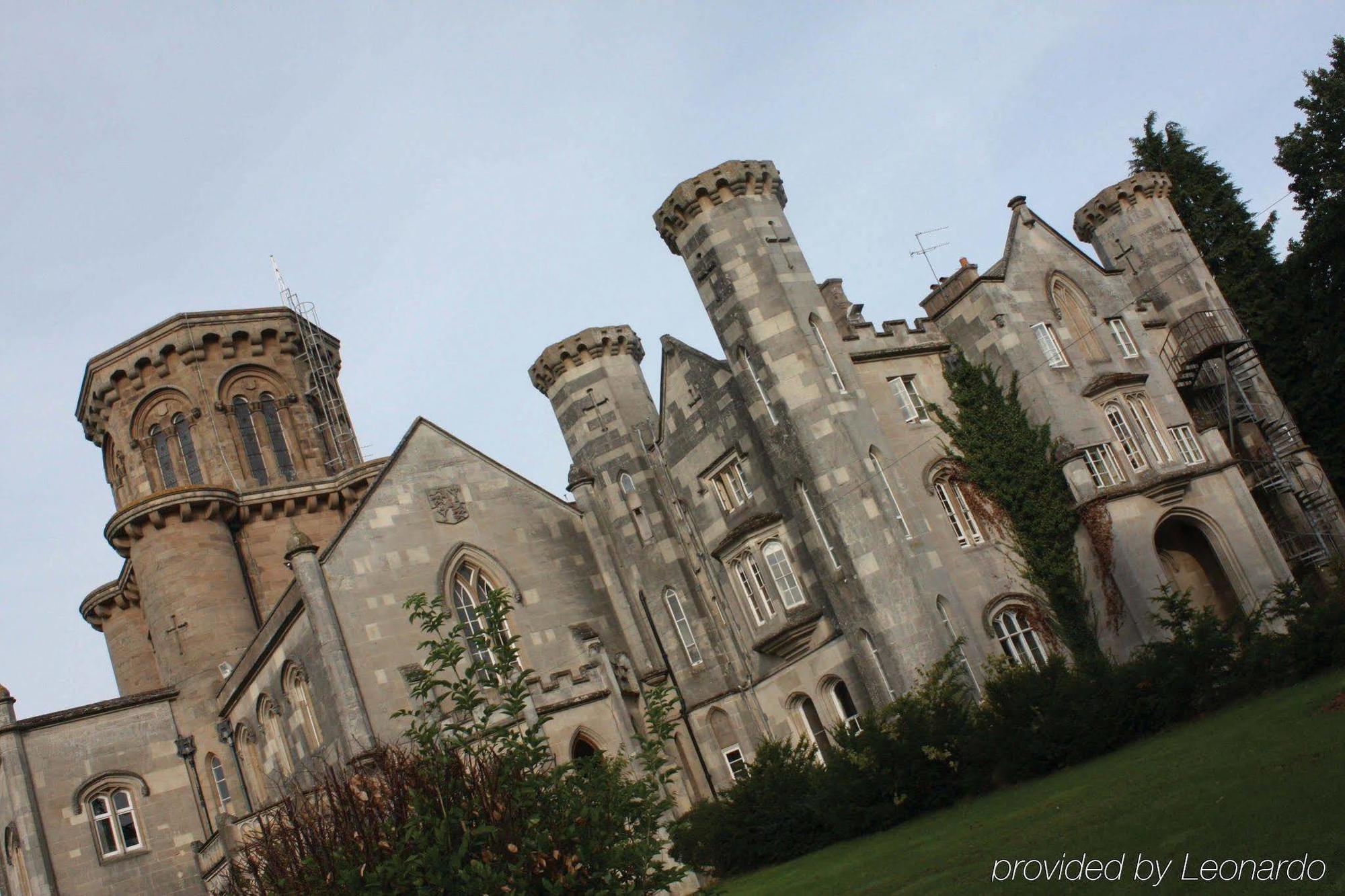 Studley Castle Hotel Exterior photo