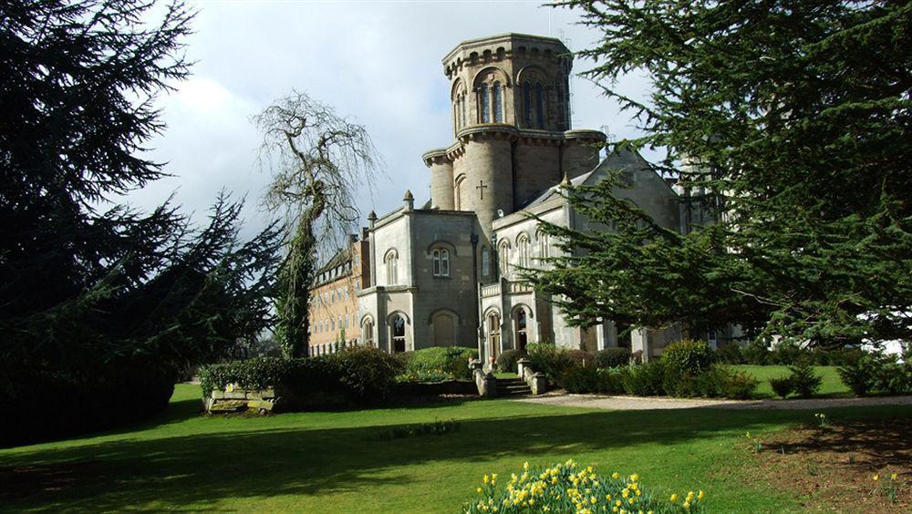 Studley Castle Hotel Exterior photo